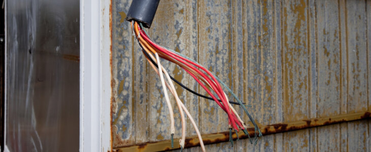 Loose Electrical wire cable on a site.