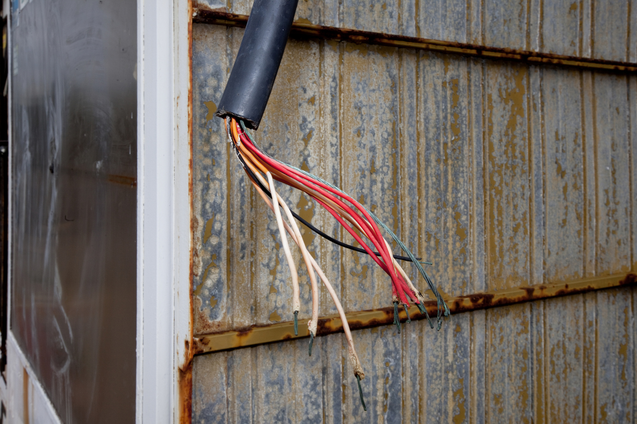 Loose Electrical wire cable on a site.